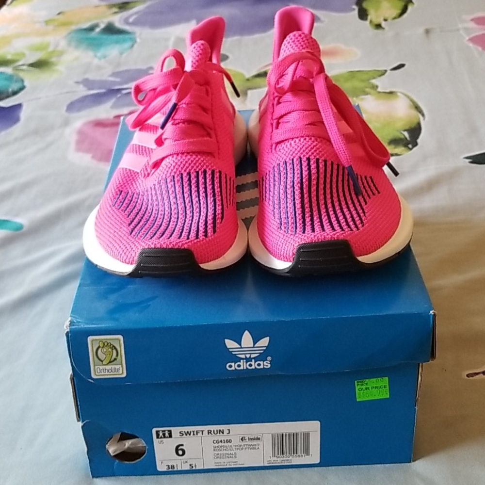 Adidas Swift Run